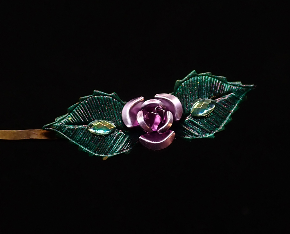 Roses and Dark Green Leaves Bobby Pin Set picture