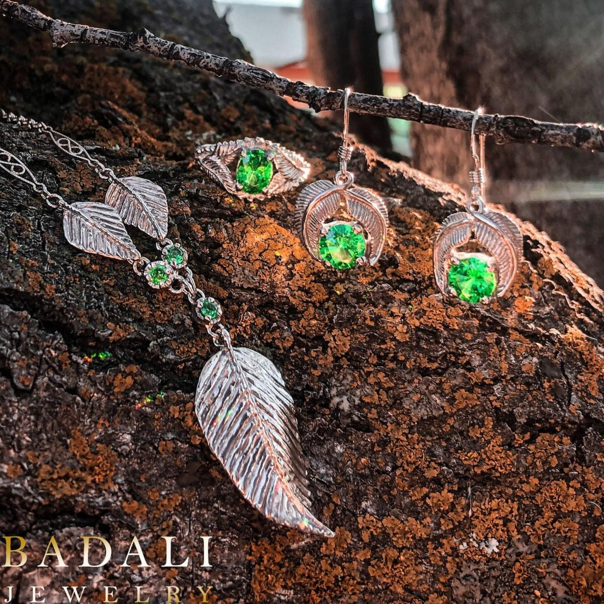 Elven Realms 3 Leaf Necklace: RIVENDELL, LOTHLORIEN, MIRKWOOD picture