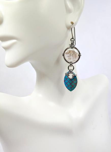 Mermaid's Treasure Earrings: Teal Scale picture