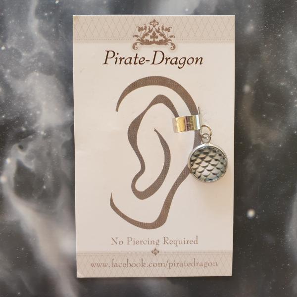 Dragon Scale - White/Grey - Non-Pierced Earcuff (EC2965) picture