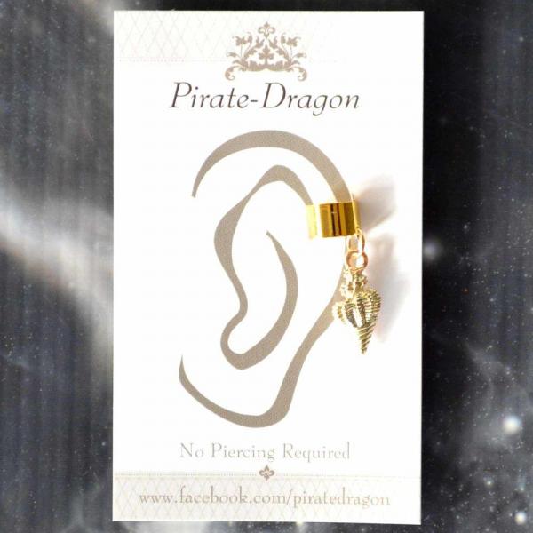 Pale Green Shell Non-Pierced Ear Cuff (EC9462) picture