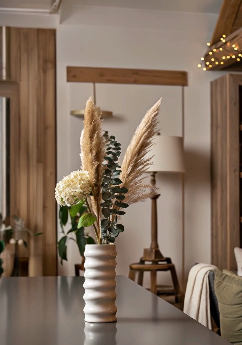Wavy Line Vase picture