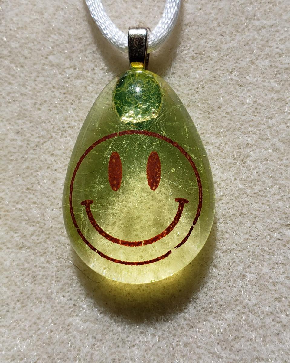 Uranium Glass Smile Pendant (#UGPSM1) picture
