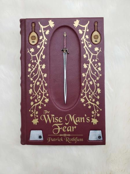 The Wise Man’s Fear – Leatherbound Patrick Rothfuss Book picture