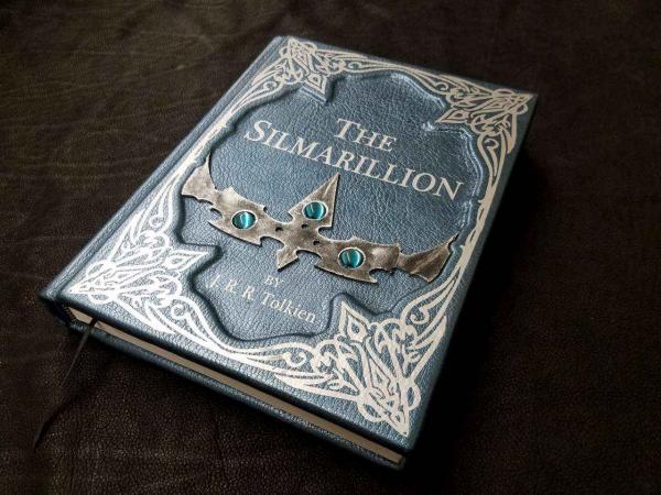 The Silmarillion – Leatherbound Collector’s Edition Book Replica picture