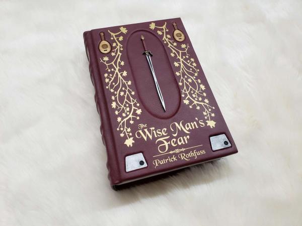 The Wise Man’s Fear – Leatherbound Patrick Rothfuss Book picture