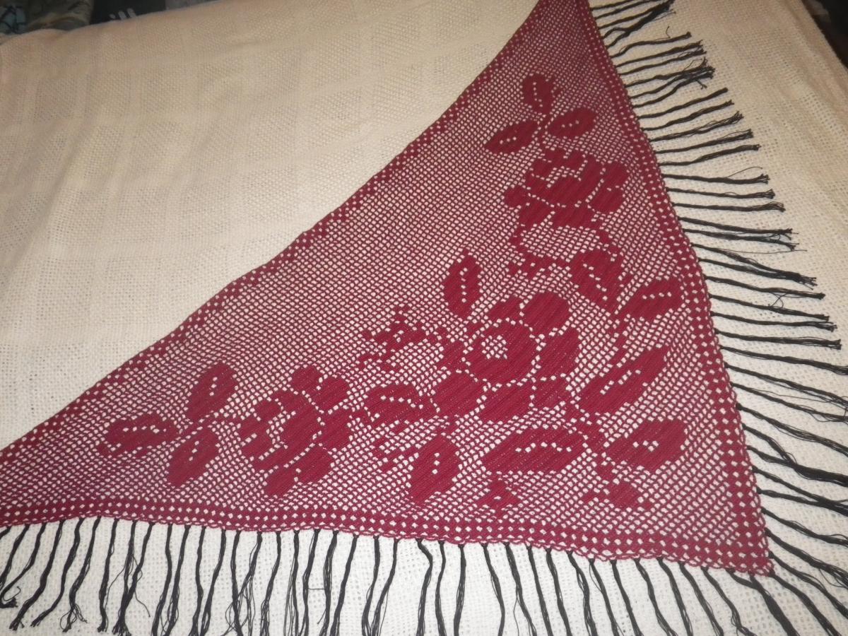 Rose Shawl - filet crochet picture