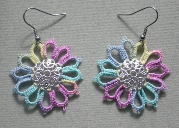 "Dresden Plate" earrings picture