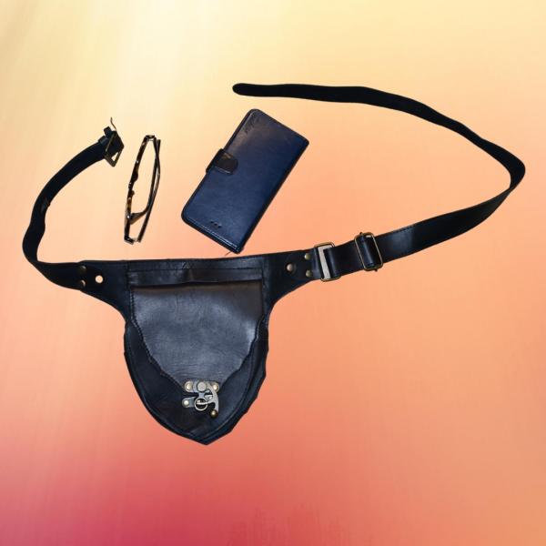 Leather belt pouch with latch picture