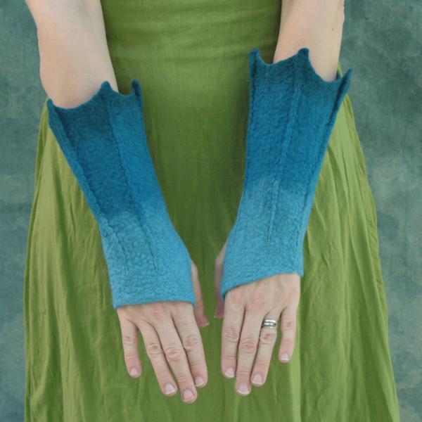 Dragon Gauntlets picture