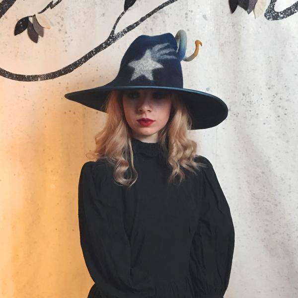 Shooting Star Mage or Witch Hat picture