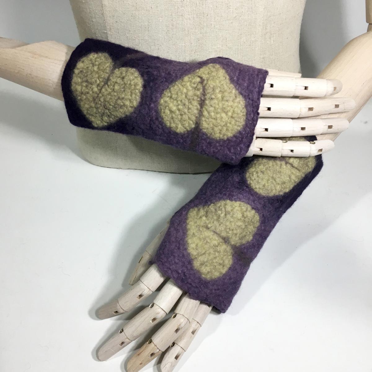Cyclamen Mittens picture
