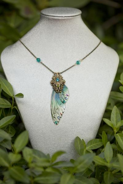 Nyad Wing Necklace picture