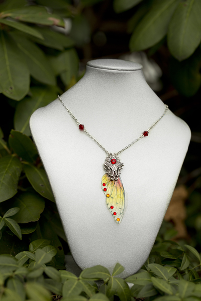 Pari Fairy Wing necklace picture