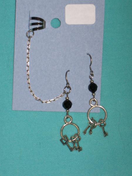 charm cuff and earrings 14-key ring, crescent moon picture