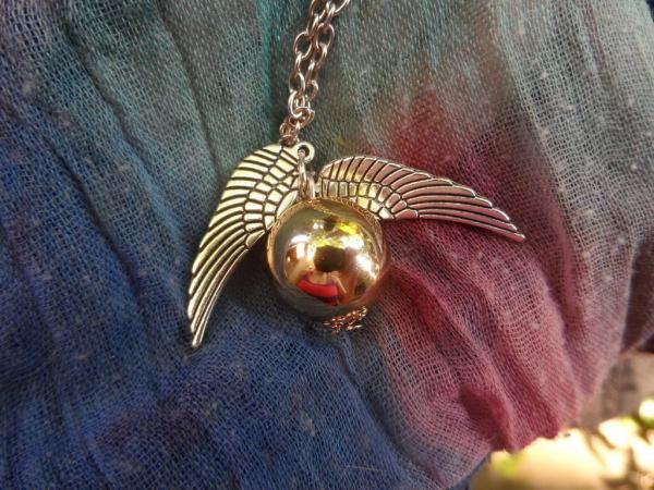 Harry Potter: Golden Snitch Pendant picture