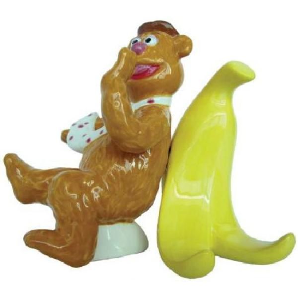The Muppets Fozzie and a Banana Ceramic Salt and Pepper Shakers Set NEW UNUSED