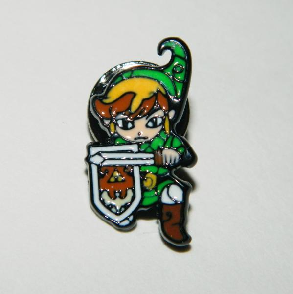 Nintendo The Legend of Zelda Link with Sword and Shield Metal Enamel Pin NEW picture