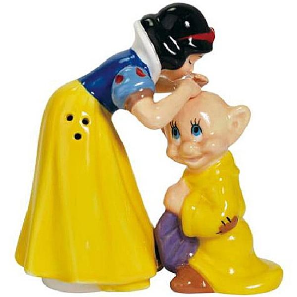 Disney's Snow White Kissing Dopey Ceramic Salt and Pepper Shakers Set NEW UNUSED