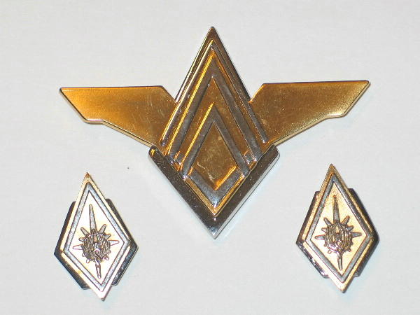 Battlestar Galactica Deluxe Commander Cloisonne Metal Pin Set of 3 NEW UNUSED