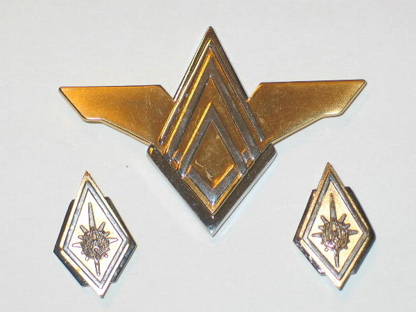 Battlestar Galactica Deluxe Commander Cloisonne Metal Pin Set of 3 NEW UNUSED picture