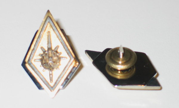 New Battlestar Galactica Commander Collar Pips Pins Deluxe Set of 2 MINT UNUSED