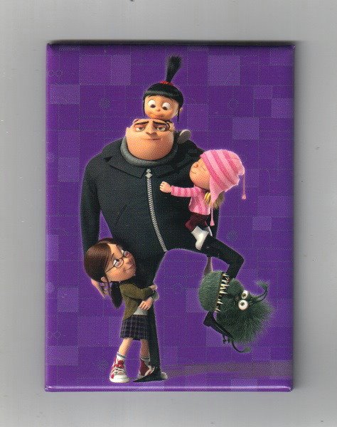 Despicable Me Movie Gru Holding the 3 Orphans Refrigerator Magnet, NEW UNUSED