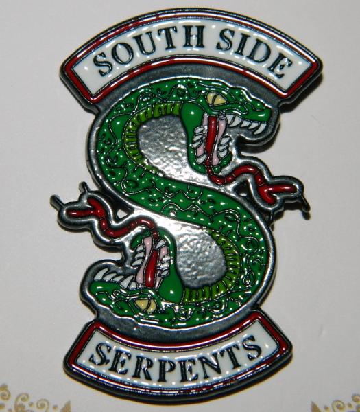 Riverdale TV Series South Side Serpents Logo Metal Enamel Pin Archie NEW UNUSED picture