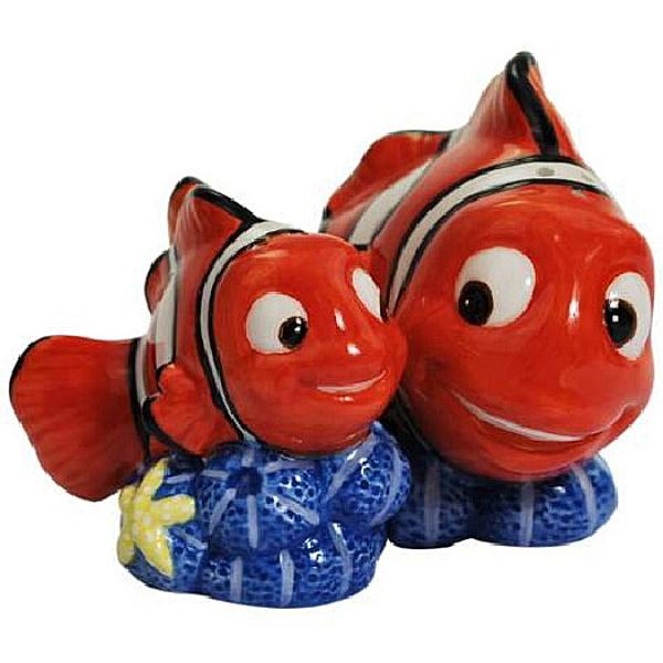 Disney's Finding Nemo Marlin & Nemo Ceramic Salt and Pepper Shakers Set UNUSED picture