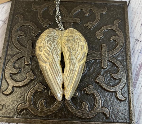Resin wing necklaces picture
