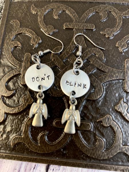 Doctor Who earrings- Don't blink