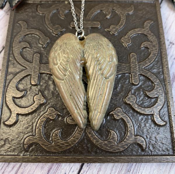 Resin wing necklaces picture