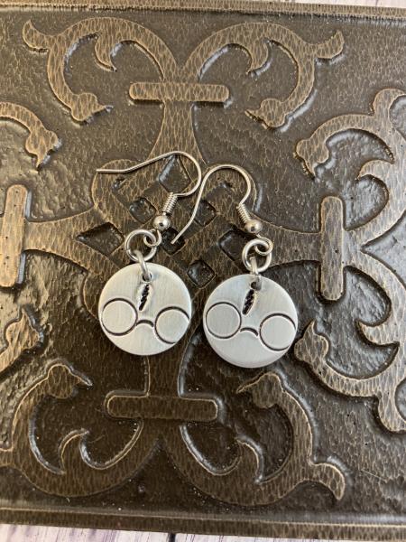 HP earrings- glasses and lightning bolt picture