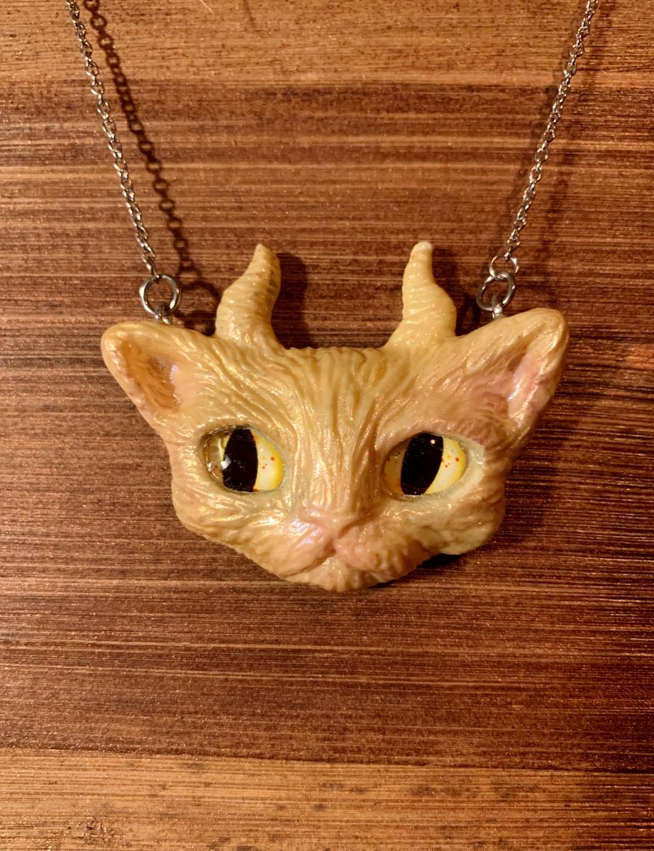 Resin Cat pendants picture