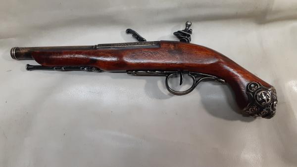 18th Century Non-Firing Aged Pirate's Flintlock Pistol Replica With Metal Butt Cap picture