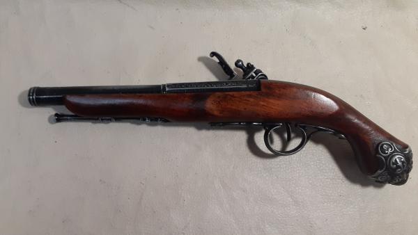 18th Century Non-Firing Aged Pirate's Flintlock Pistol Replica With Metal Butt Cap picture