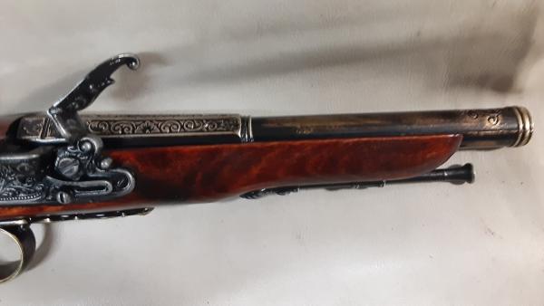 18th Century Non-Firing Aged Pirate's Flintlock Pistol Replica With Metal Butt Cap picture