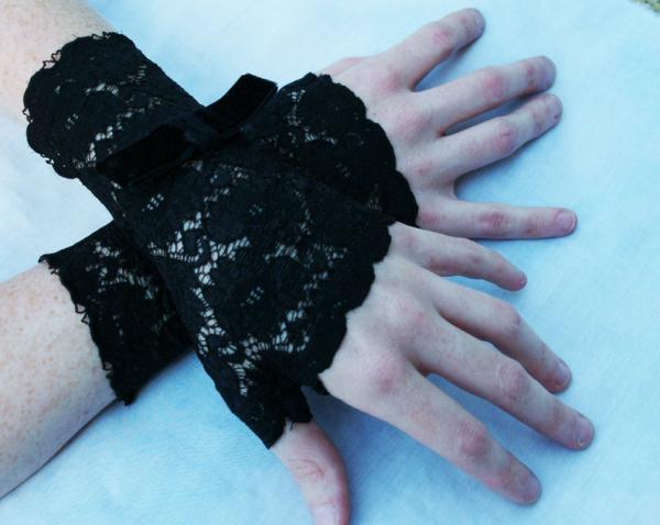 Black Lace Fingerless Gloves picture