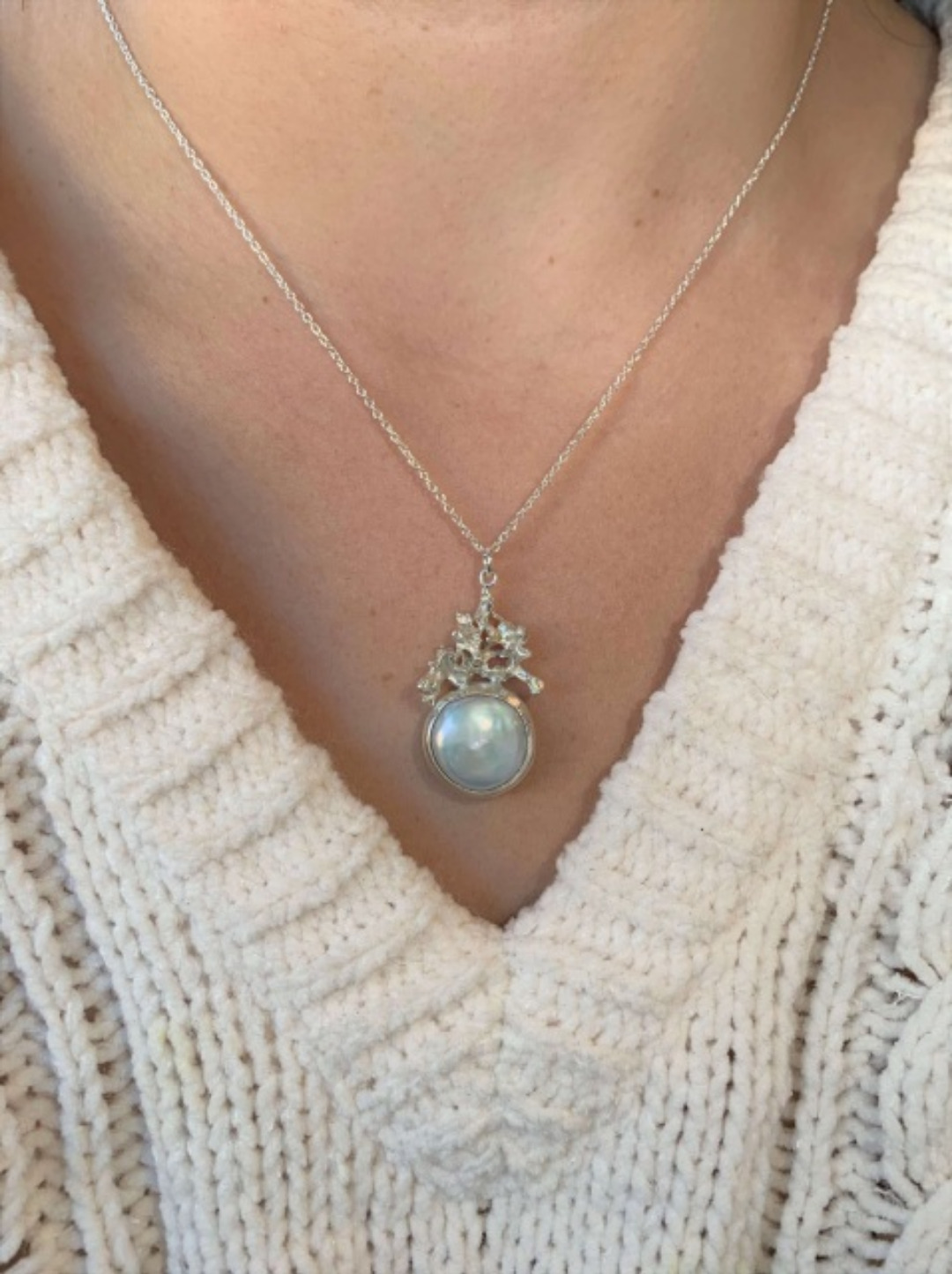 Snowflake Pearl Necklace - small picture