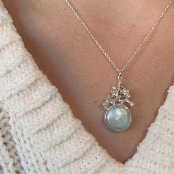 Snowflake Pearl Necklace - small picture