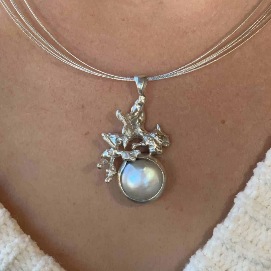 Snow In Havana - Snow Pendant with Pearl picture