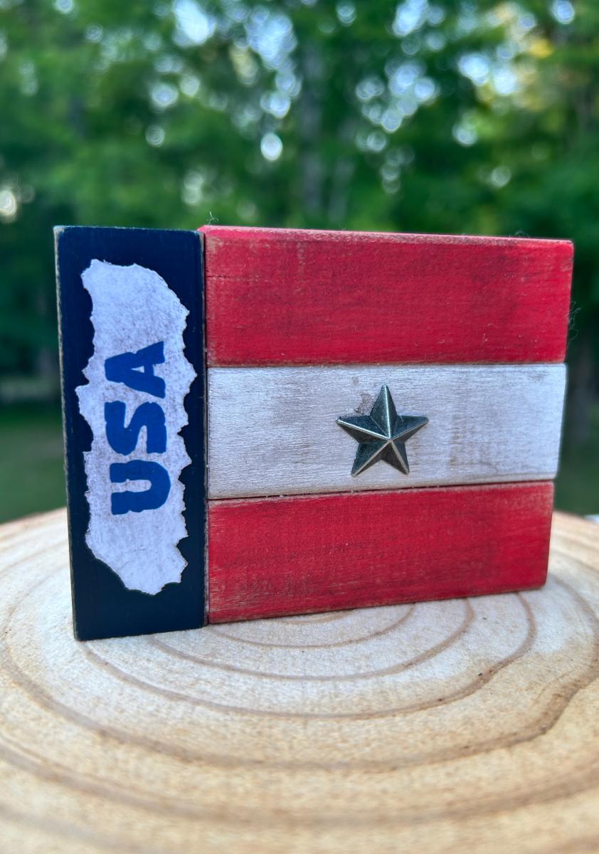 &ldquo;USA Star Flag" Shelf D&eacute;cor picture