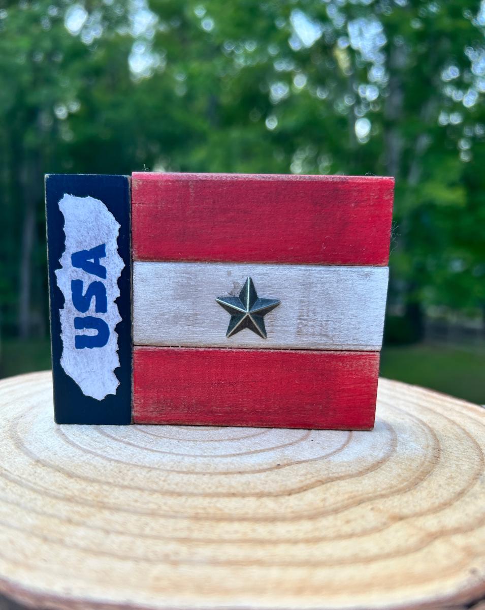 &ldquo;USA Star Flag" Shelf D&eacute;cor picture
