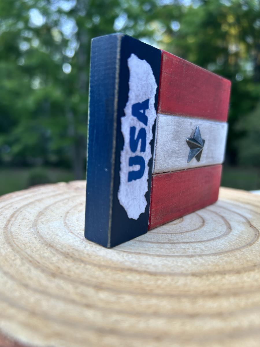 &ldquo;USA Star Flag" Shelf D&eacute;cor picture