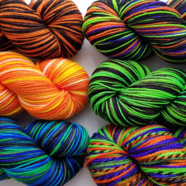 HALLOWEEN sock yarns picture