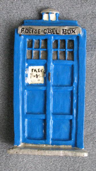 Tardis Sculpture for Dr Who Cats