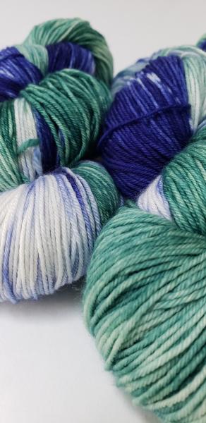 100% Superwash Merino Fingering Weight Yarn - MacCallum picture