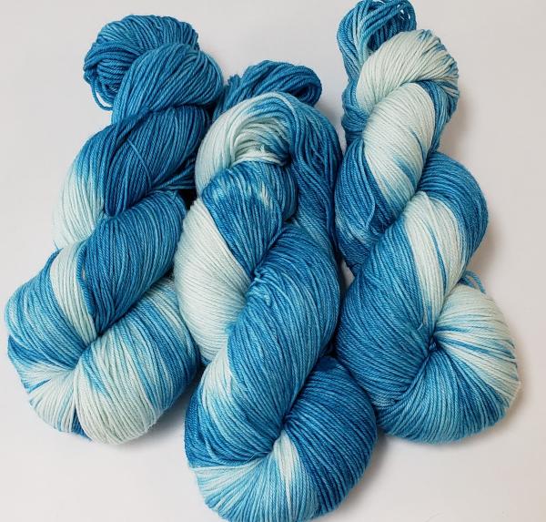 100 Superwash Merino Fingering Weight Yarn Caribbean Blue And White