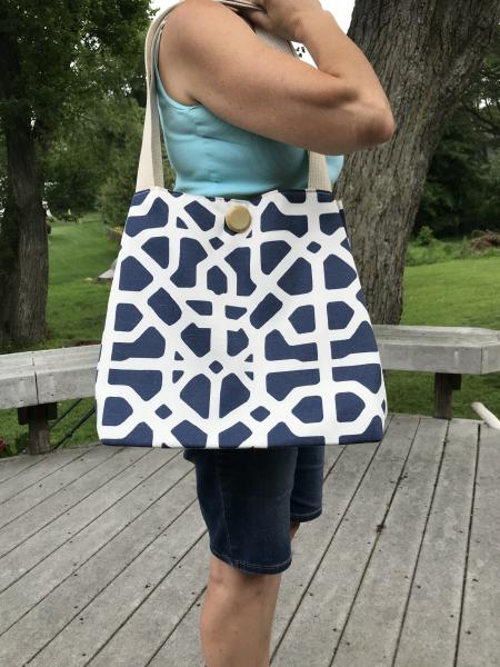 Liz Tote picture