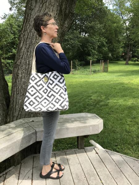 Liz Tote picture